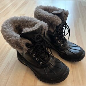 Ugg Women's Adirondack Round Toe Leather/Suede Waterproof Booties Women’s Size 8